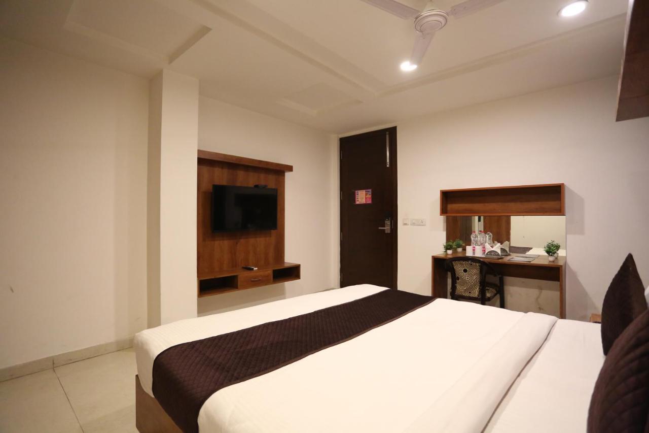 Hotel Sm Suits Near Delhi Airport-Unit By Grand Urban Luxury New Delhi Ngoại thất bức ảnh